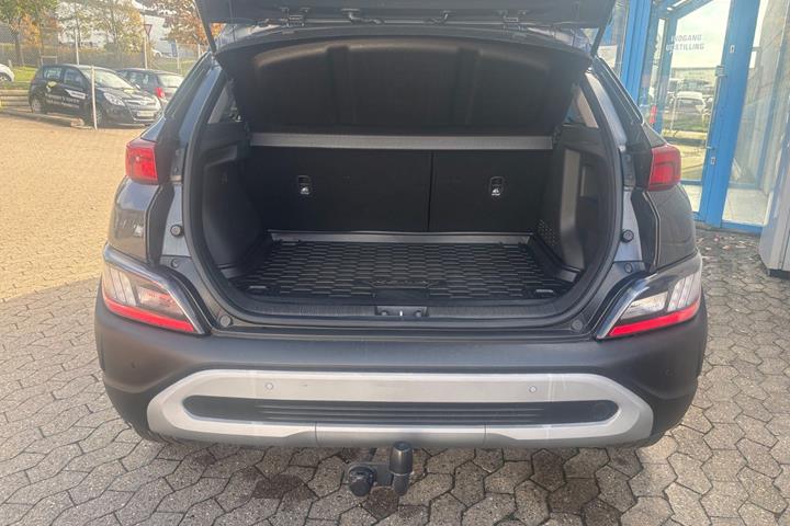 Grå Hyundai Kona fra 2021