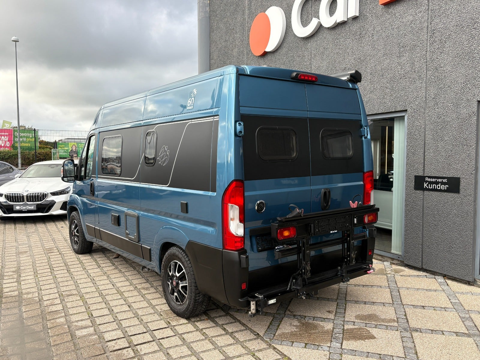 Blå Fiat Knaus fra 2021
