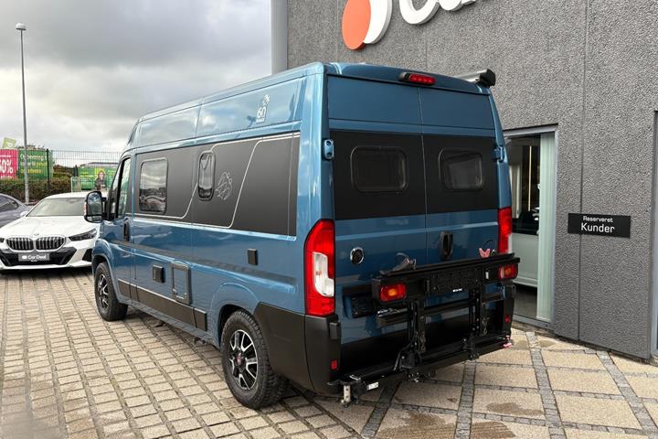 Blå Fiat Knaus fra 2021