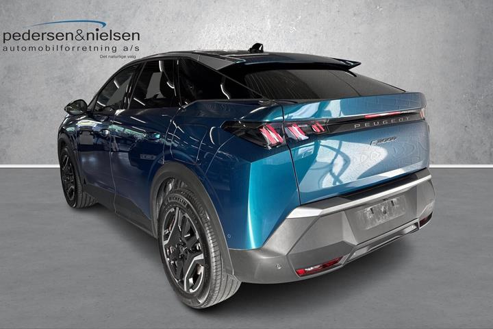 Brun Peugeot e-3008 fra 2025