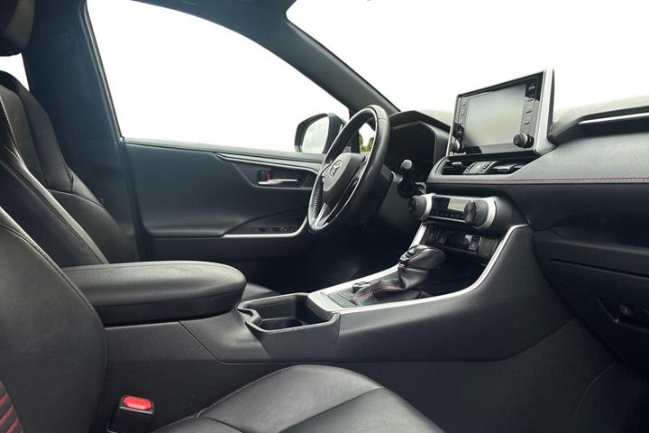 Grå Toyota RAV4 Plug-in fra 2021