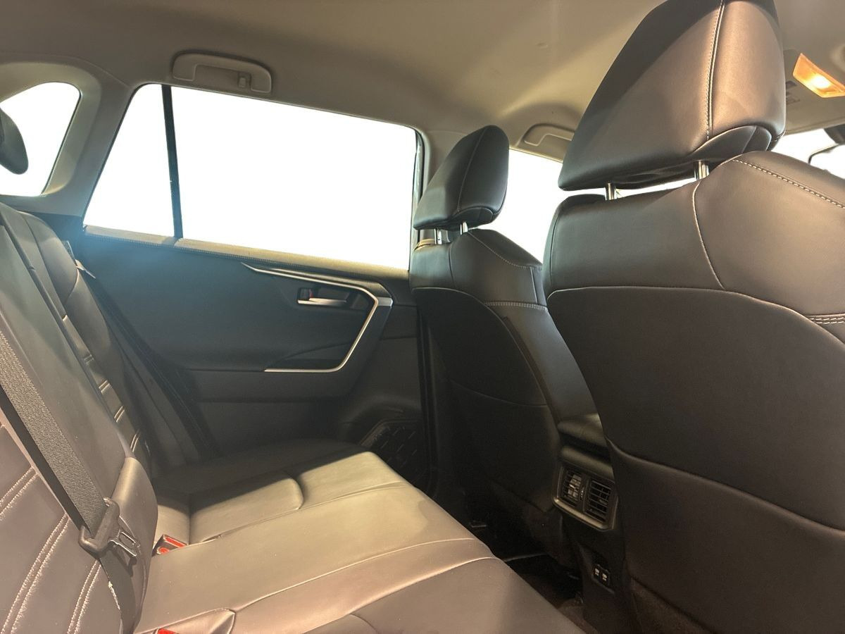 Hvid Toyota RAV4 fra 2019