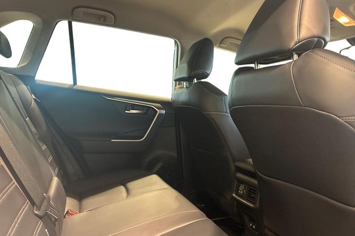 Hvid Toyota RAV4 fra 2019