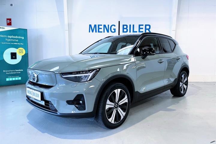 Grøn Volvo XC40 fra 2023