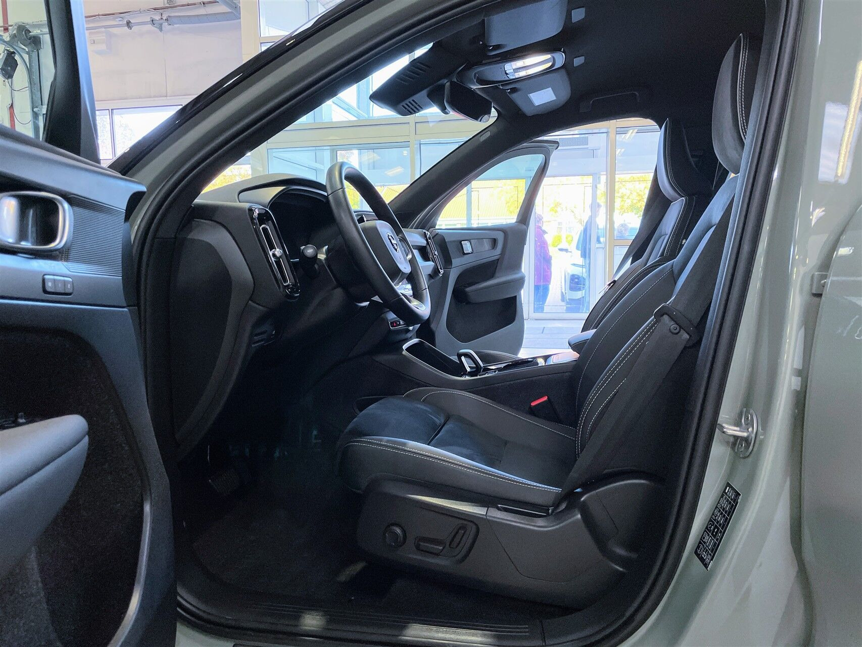 Grøn Volvo XC40 fra 2023