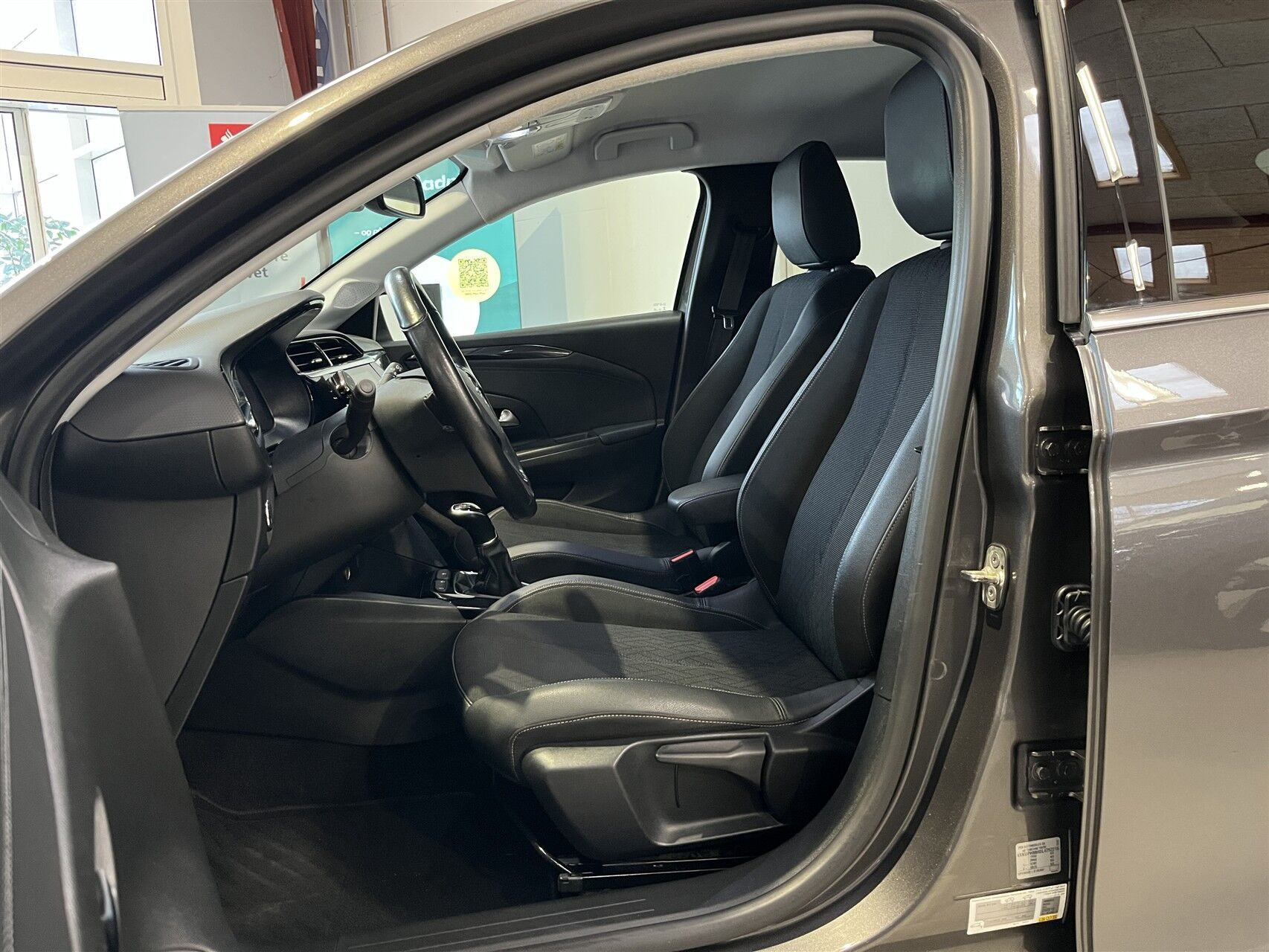 Grå Opel Corsa fra 2020