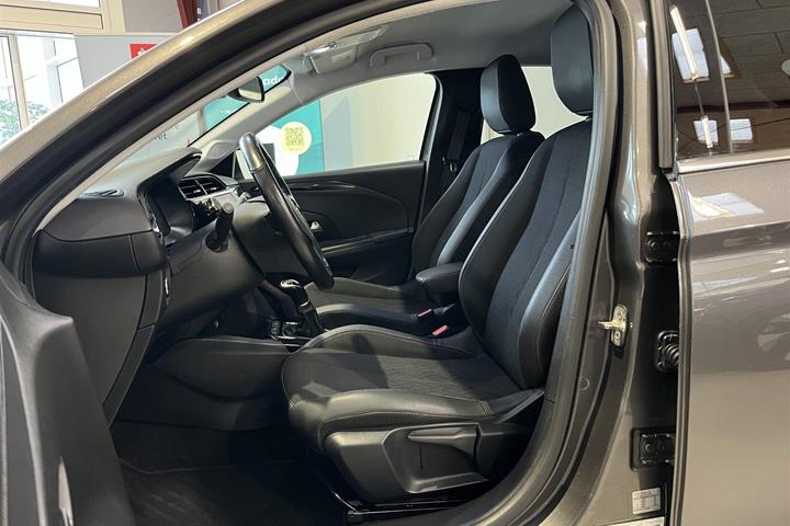 Grå Opel Corsa fra 2020