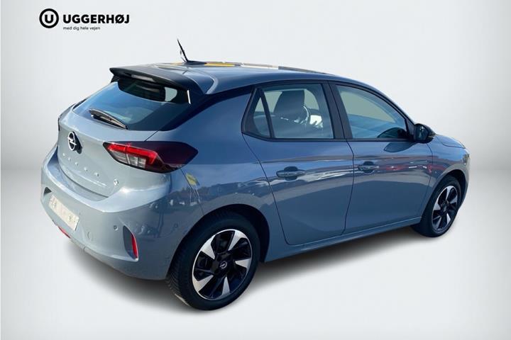 Grå Opel Corsa-e fra 2023