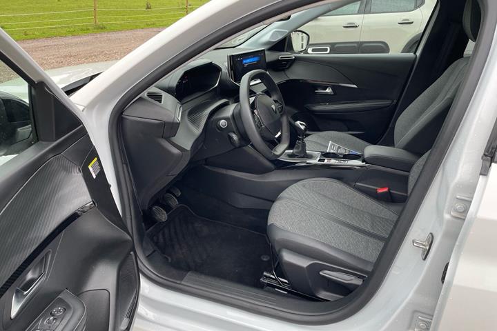 undefined Peugeot 208 fra 2024