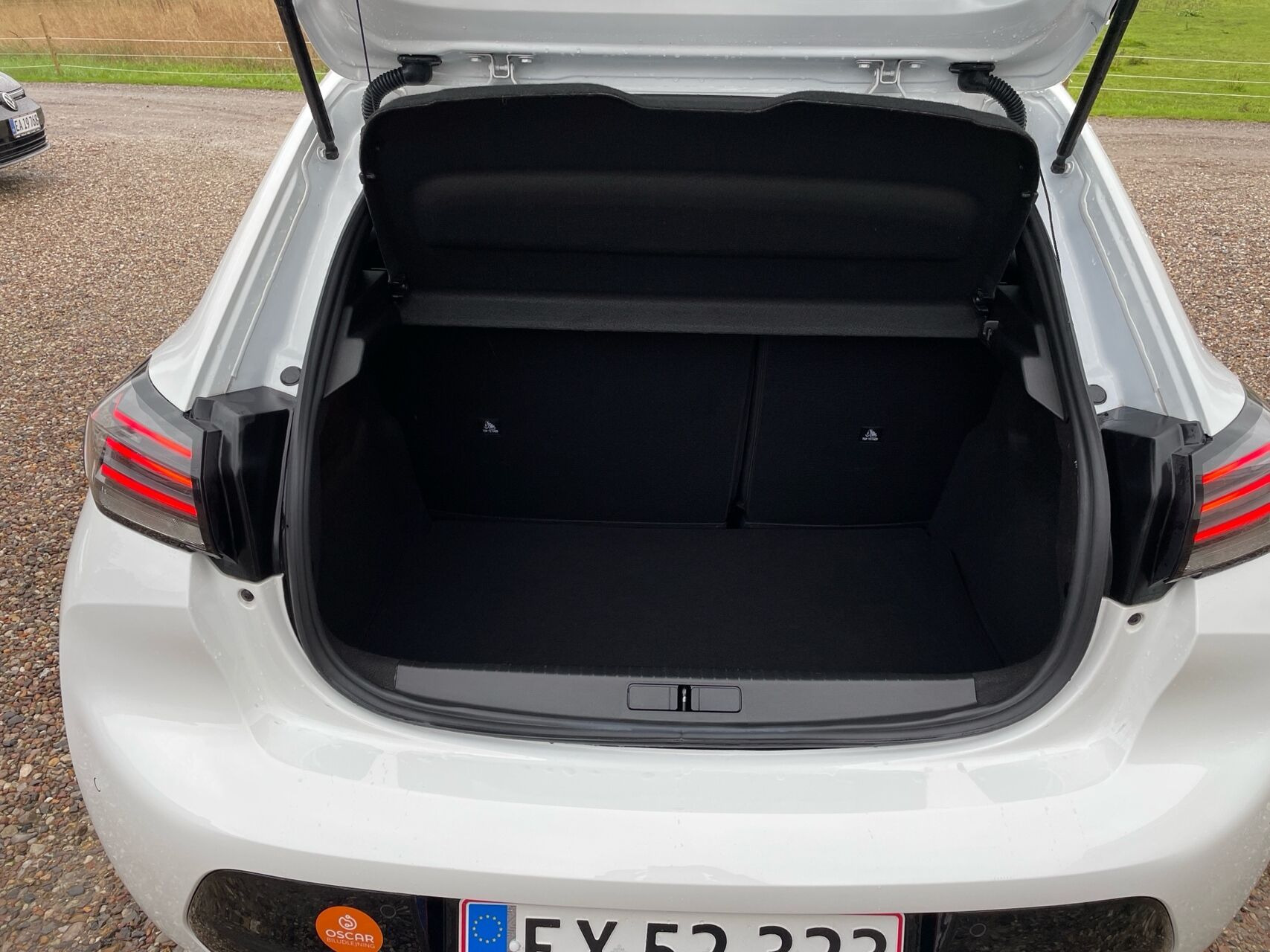 undefined Peugeot 208 fra 2024