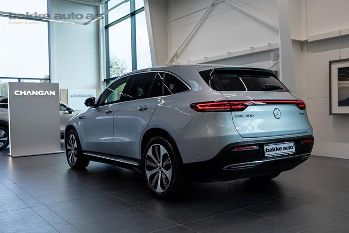 Sølv Mercedes EQC400 fra 2020