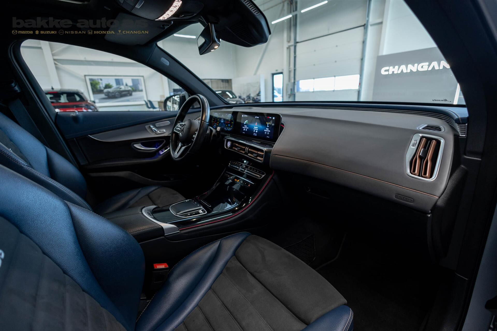 Sølv Mercedes EQC400 fra 2020