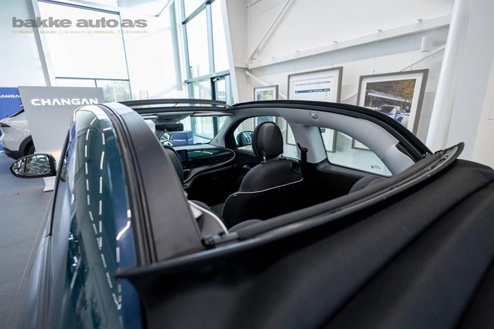 Blå Fiat 500e fra 2023