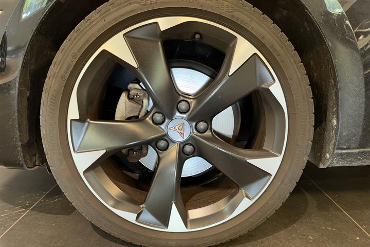 Sort Cupra Leon fra 2023