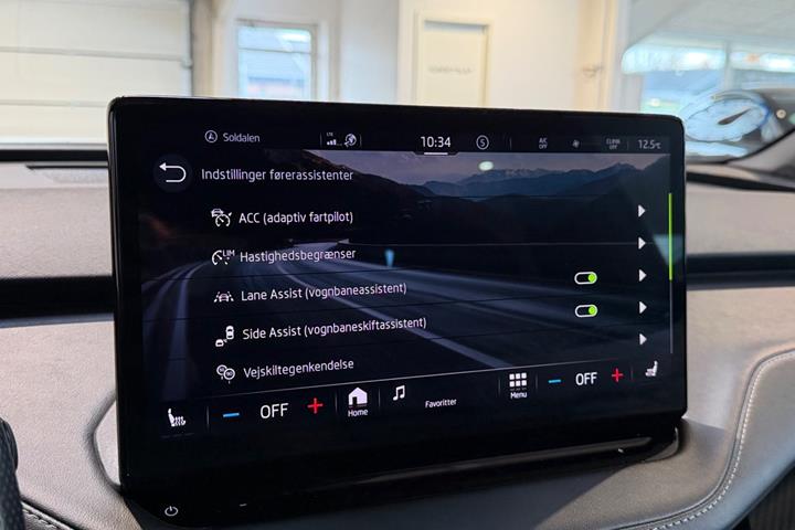 Grå Skoda Enyaq fra 2023