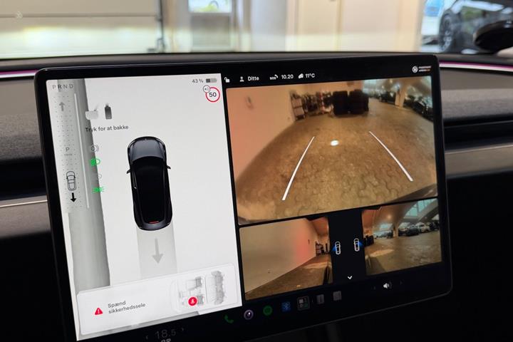 Grå Tesla Model 3 fra 2024