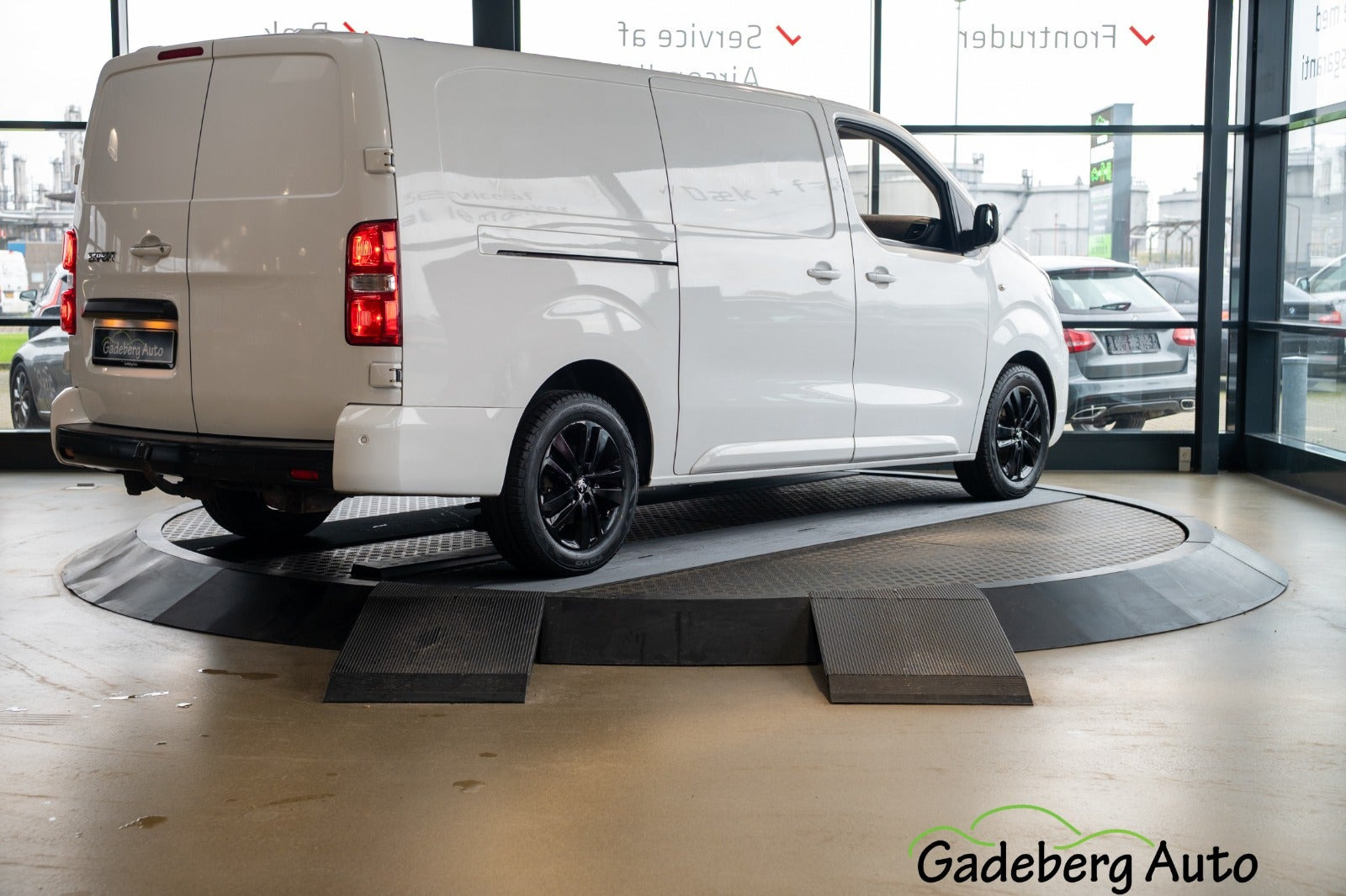 Hvid Peugeot Expert fra 2021
