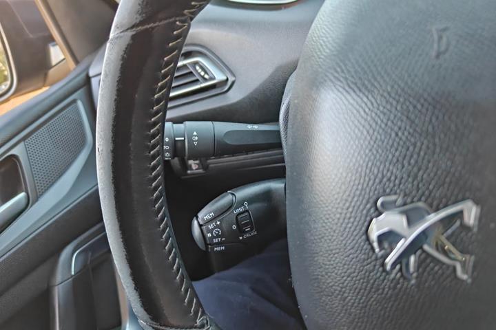 undefined Peugeot 308 fra 2015