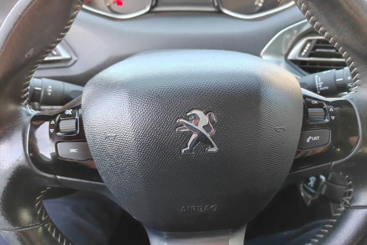 undefined Peugeot 308 fra 2015