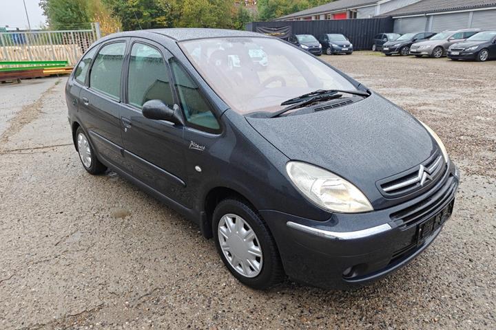 Gul Citroën Xsara Picasso fra 2005