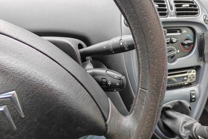 Gul Citroën Xsara Picasso fra 2005