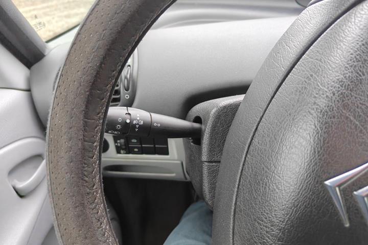 Gul Citroën Xsara Picasso fra 2005