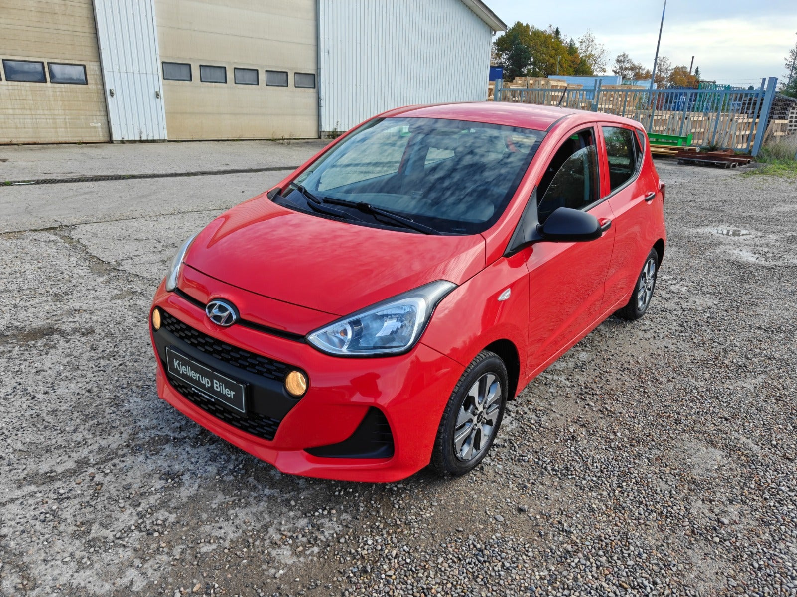 Gul Hyundai i10 fra 2018