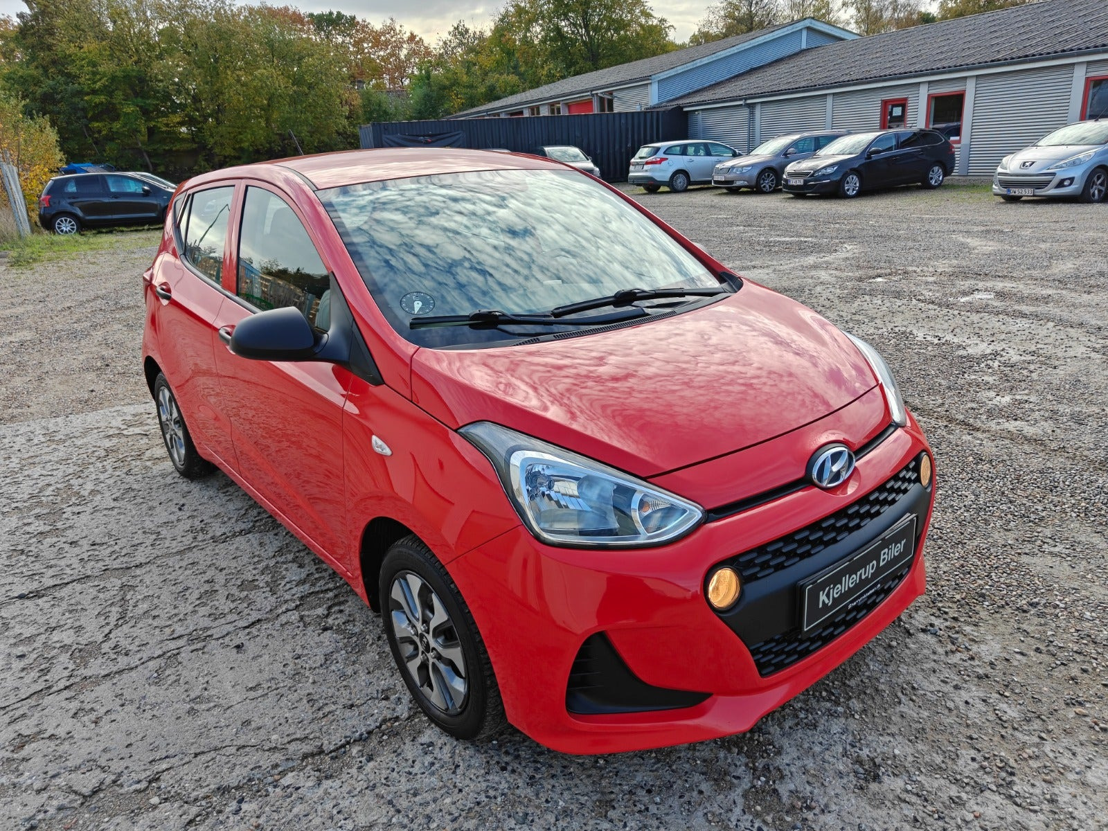 Gul Hyundai i10 fra 2018