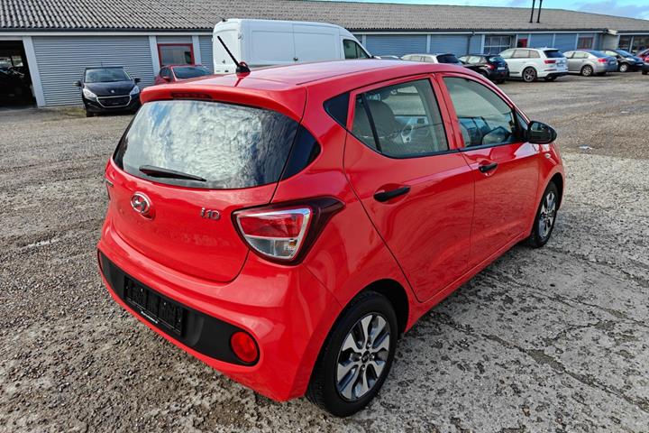Gul Hyundai i10 fra 2018