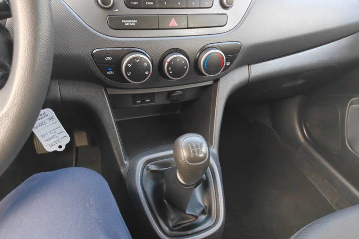 Gul Hyundai i10 fra 2018