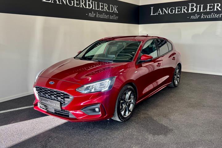 Rød Ford Focus fra 2019