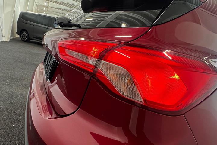 Rød Ford Focus fra 2019