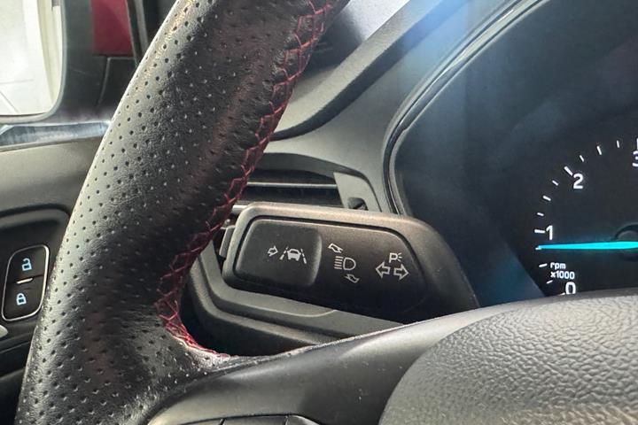 Rød Ford Focus fra 2019