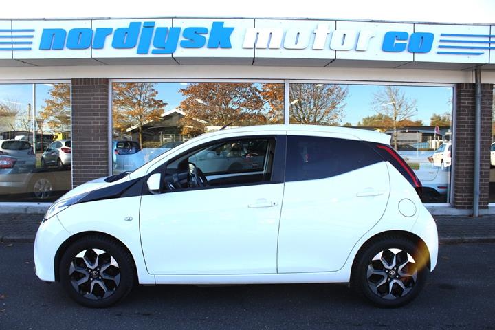 Hvid Toyota Aygo fra 2020