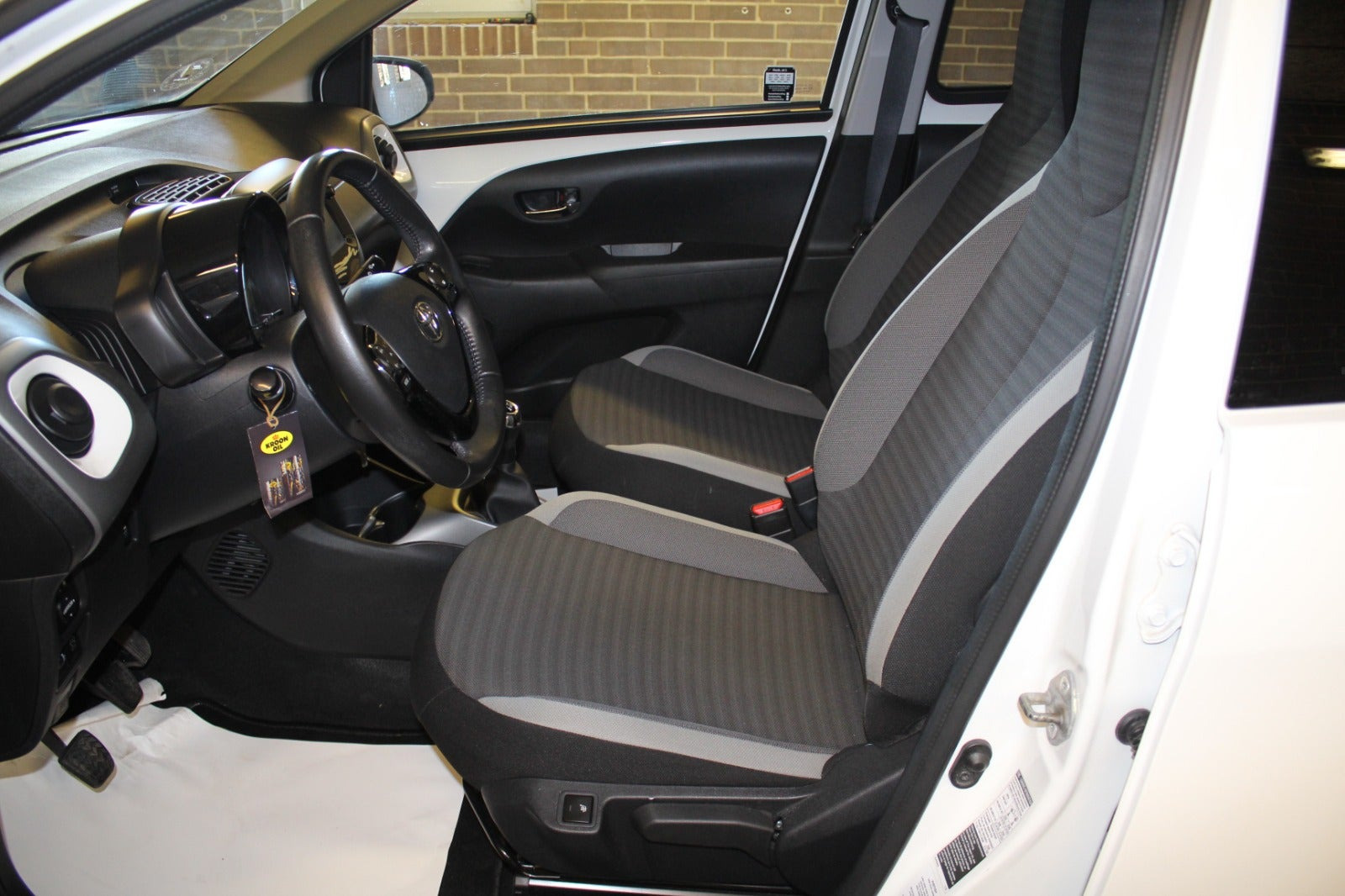 Hvid Toyota Aygo fra 2020