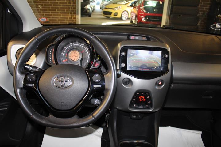 Hvid Toyota Aygo fra 2020