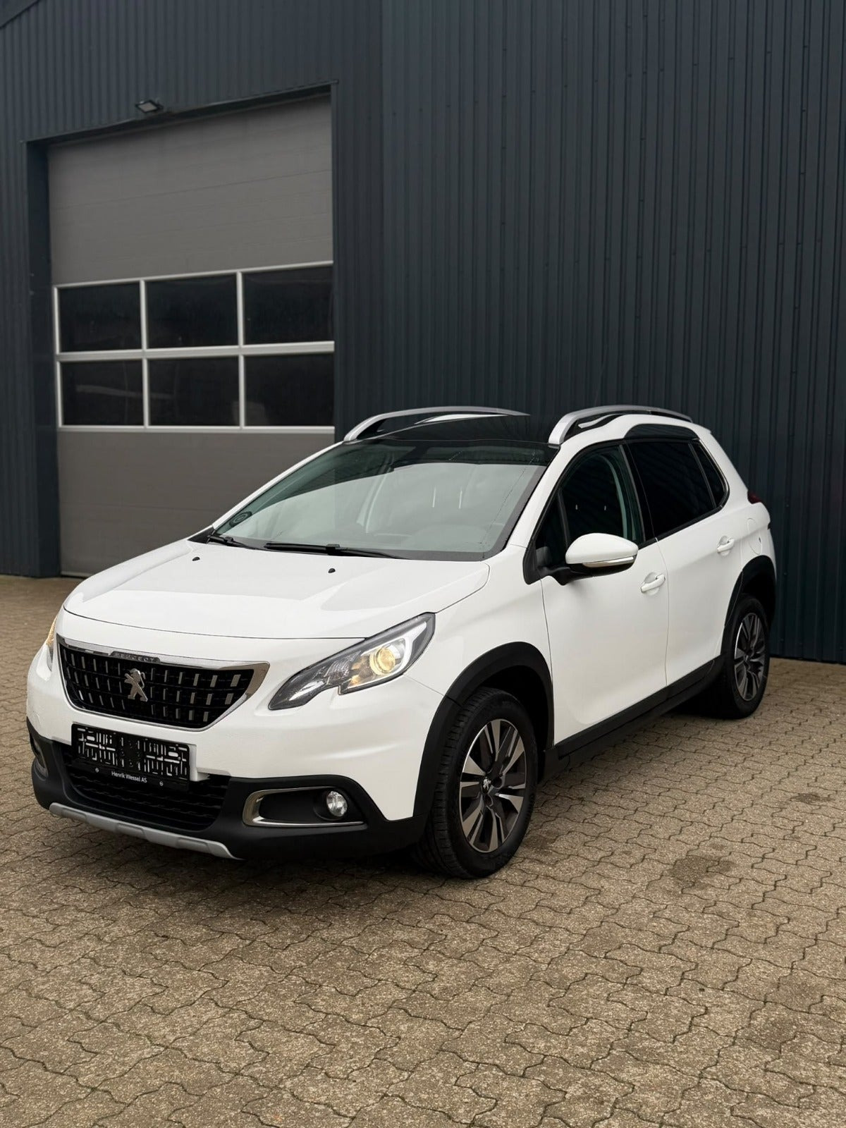Peugeot 2008 1,6 BlueHDi 100 Allure Sky