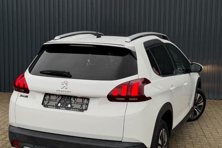 Hvid Peugeot 2008 fra 2018