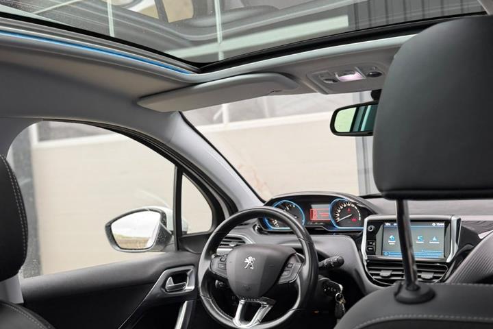 Hvid Peugeot 2008 fra 2018