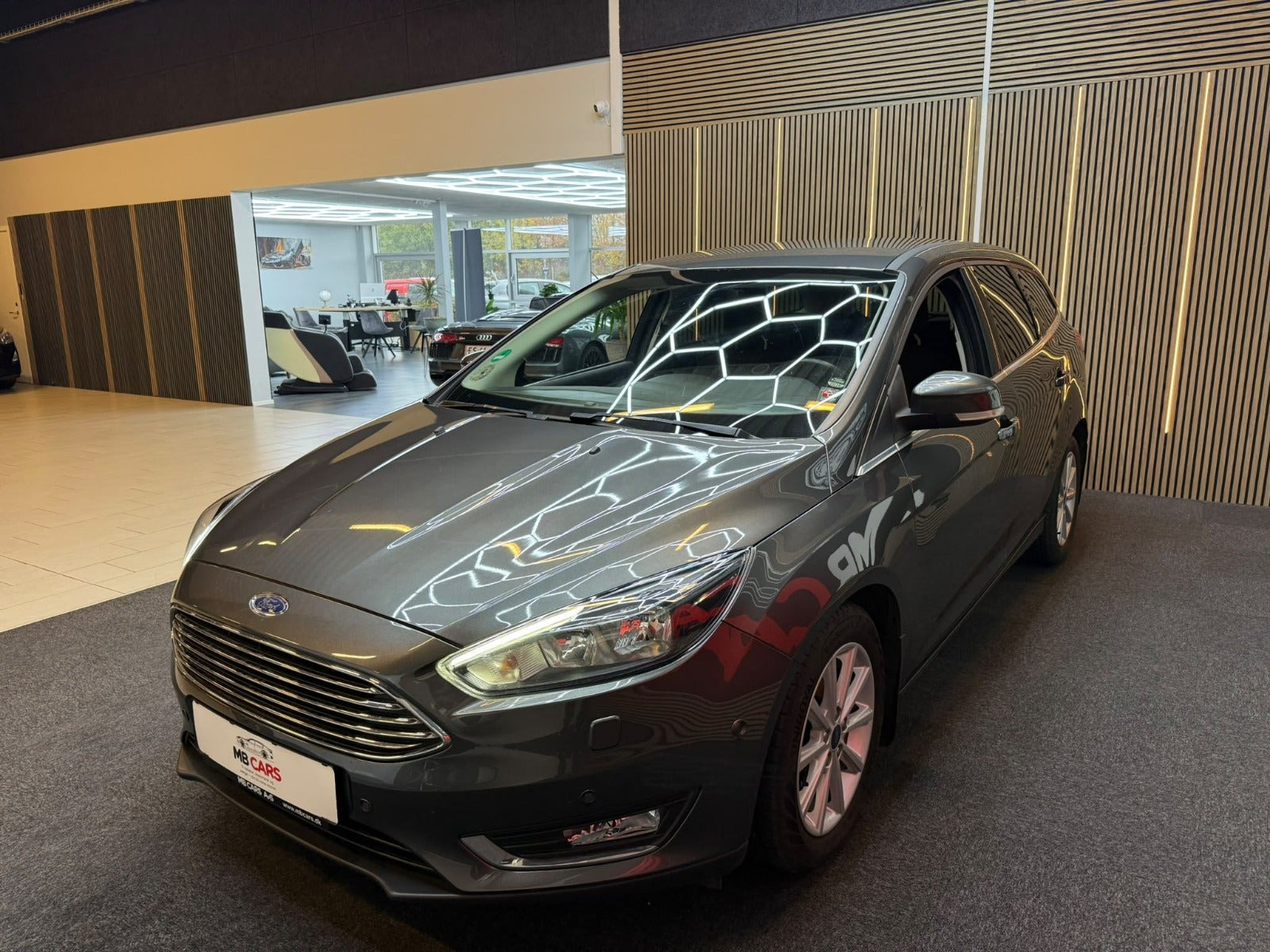 Grå Ford Focus fra 2017