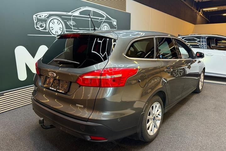Grå Ford Focus fra 2017