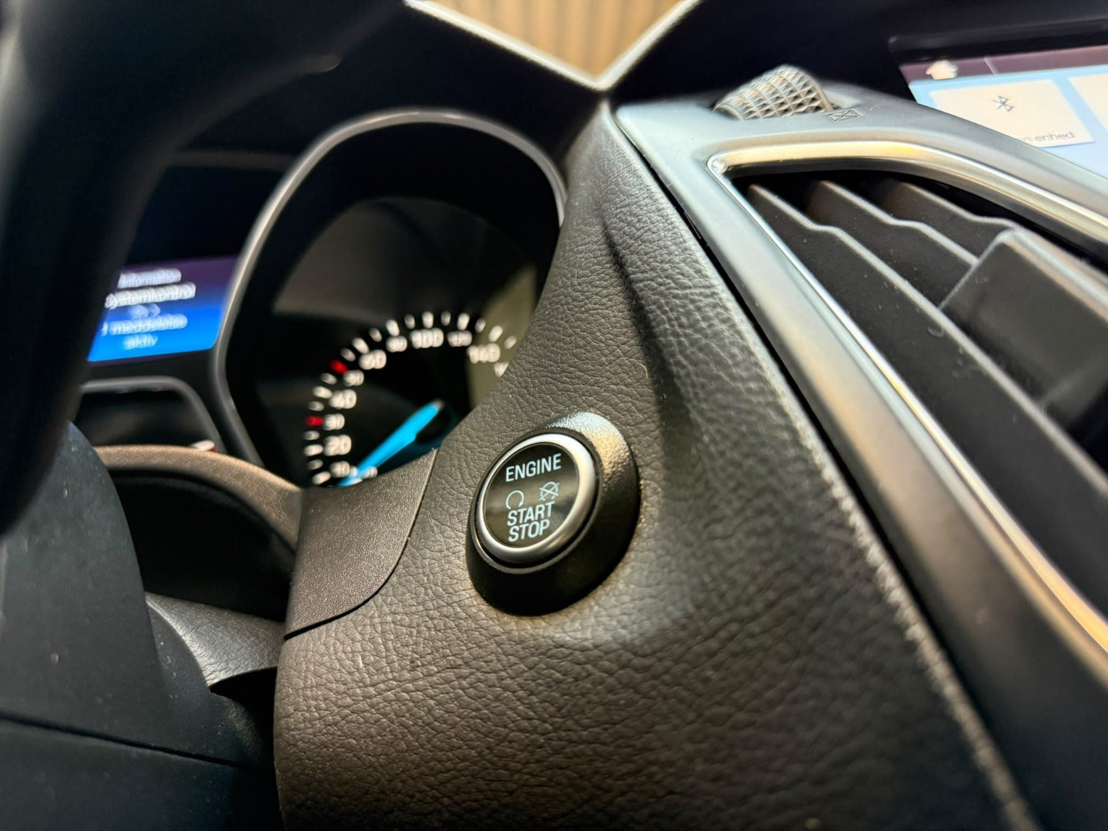 Grå Ford Focus fra 2017