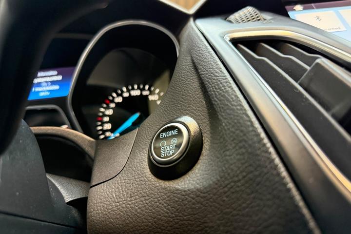 Grå Ford Focus fra 2017