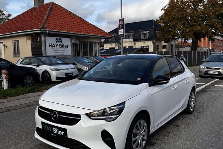 Hvid Opel Corsa fra 2021