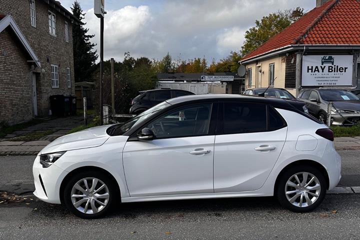 Hvid Opel Corsa fra 2021