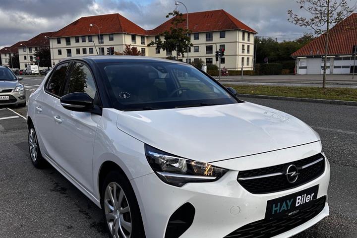 Hvid Opel Corsa fra 2021