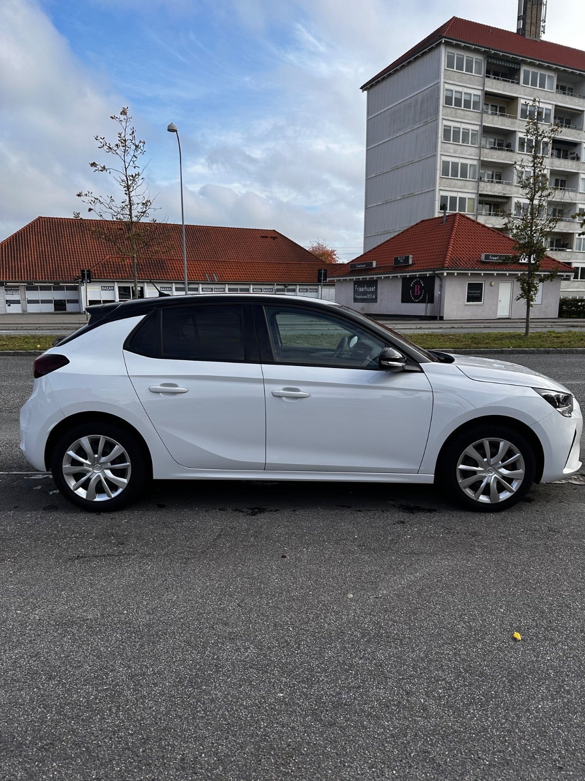Hvid Opel Corsa fra 2021