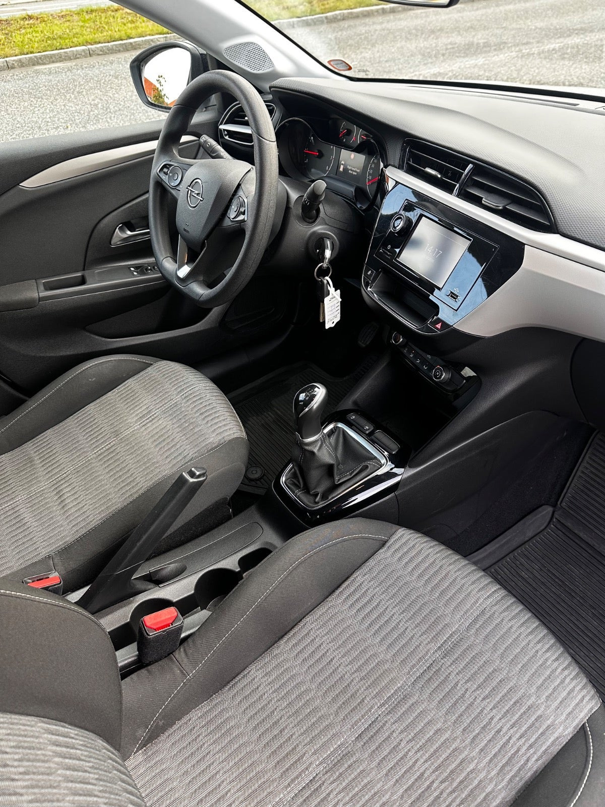 Hvid Opel Corsa fra 2021