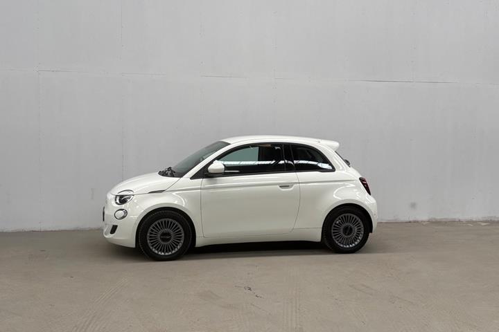 Hvid Fiat 500e fra 2023