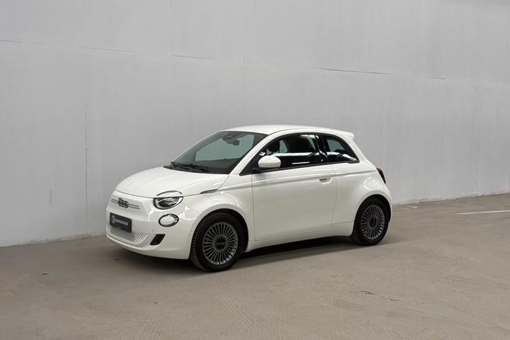 Hvid Fiat 500e fra 2023